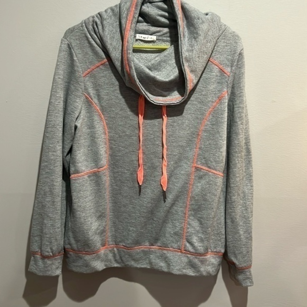 WHITE LILI | Cowl Neck Sweater